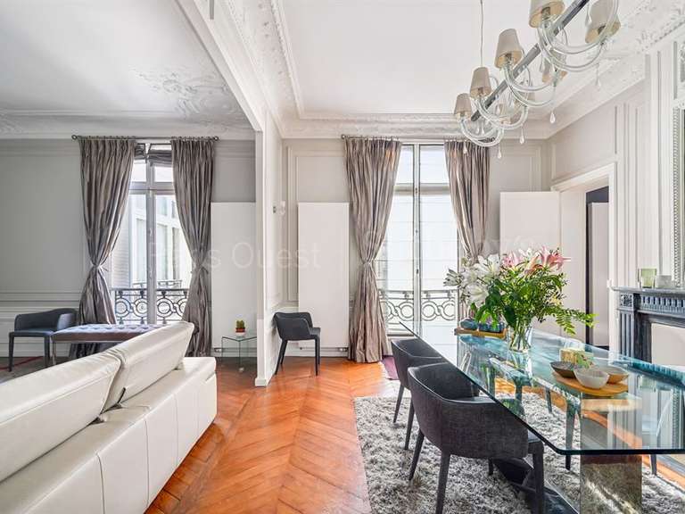 Appartement Paris 16e - 3 chambres - 155m²
