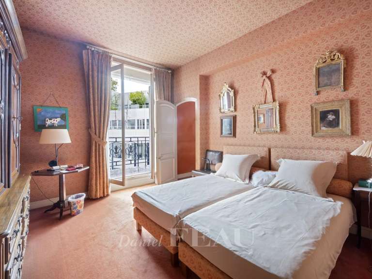 Appartement Paris 16e - 5 chambres - 331m²