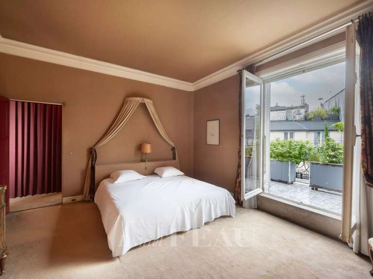 Appartement Paris 16e - 5 chambres - 331m²