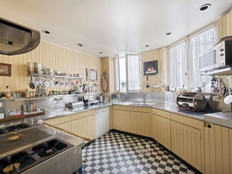 Appartement Paris 16e - 5 chambres - 331m²