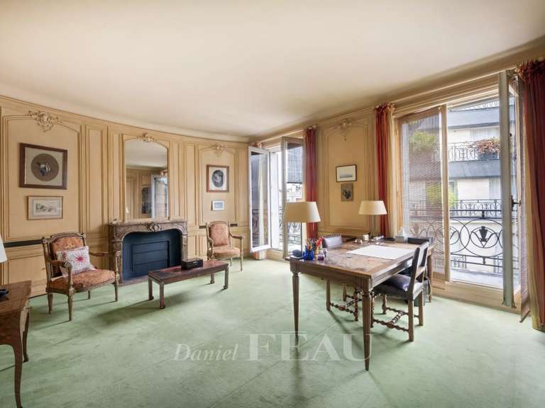 Appartement Paris 16e - 5 chambres - 331m²