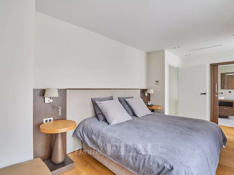 Appartement Paris 16e - 3 chambres - 171m²