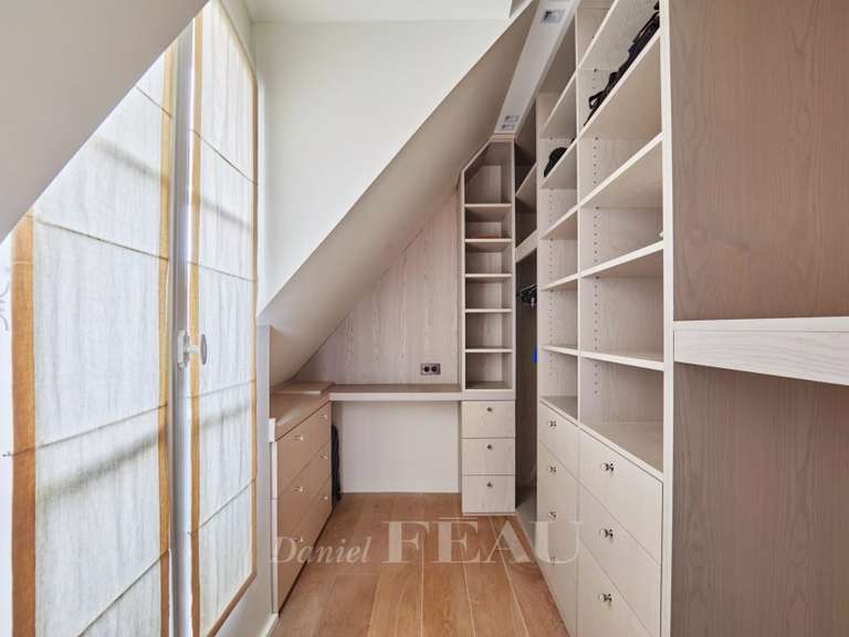 Appartement Paris 16e - 3 chambres - 171m²