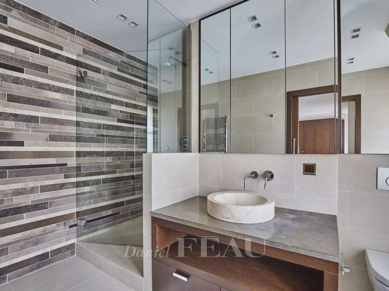 Appartement Paris 16e - 3 chambres - 171m²