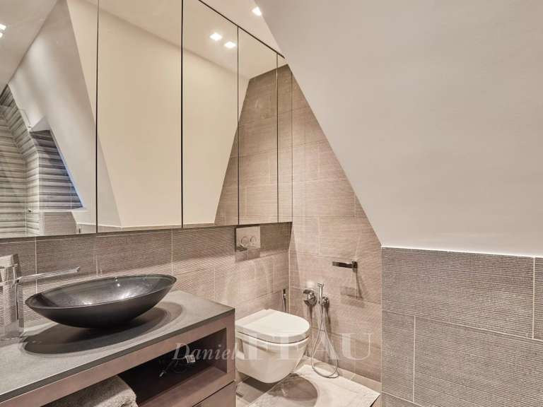 Appartement Paris 16e - 3 chambres - 171m²