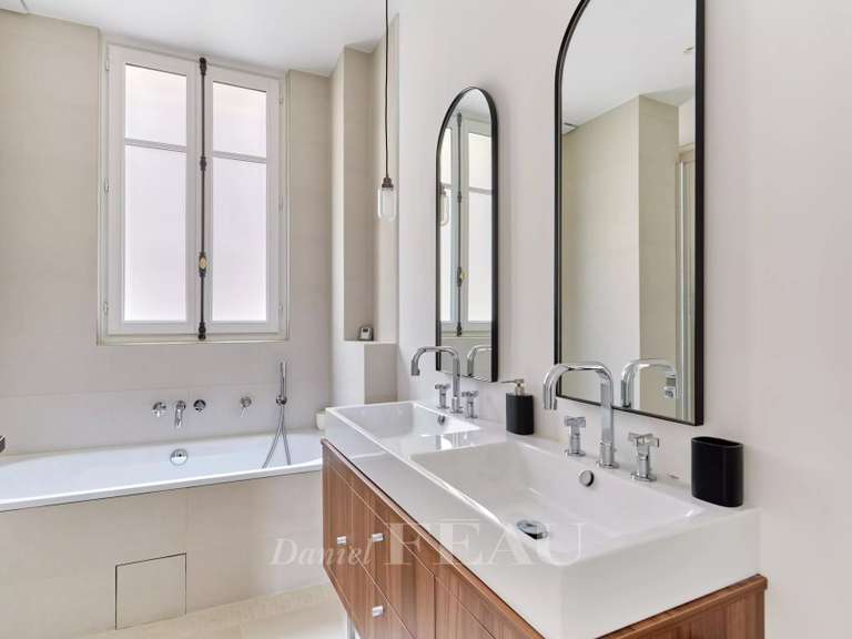 Appartement Paris 16e - 2 chambres - 92m²