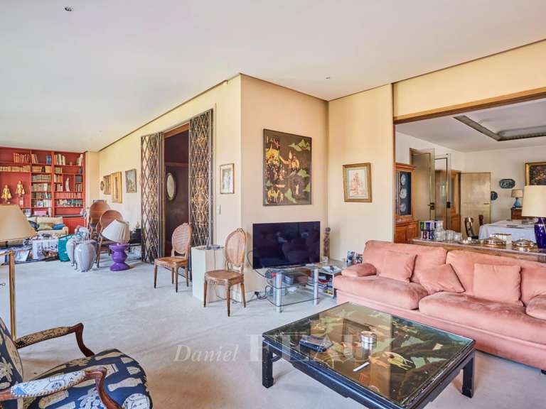 Appartement Paris 16e - 3 chambres - 242m²