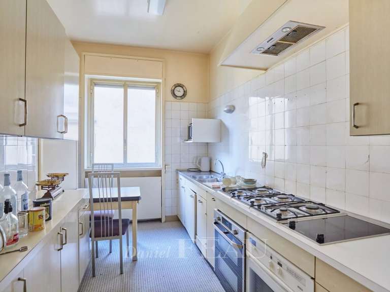 Appartement Paris 16e - 3 chambres - 242m²