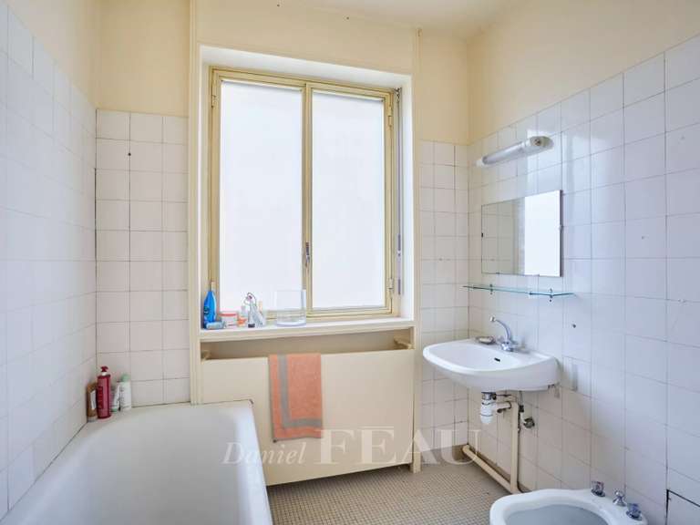 Appartement Paris 16e - 3 chambres - 242m²