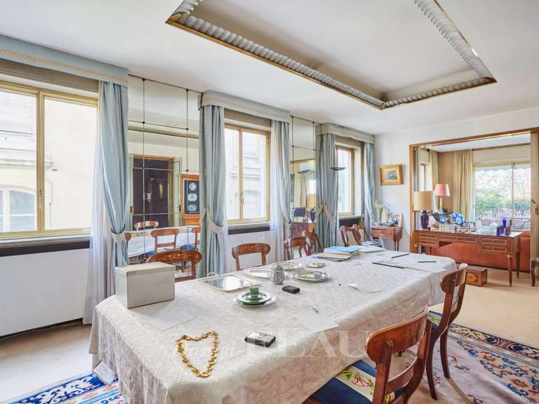 Appartement Paris 16e - 3 chambres - 242m²