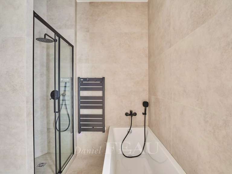 Appartement Paris 16e - 2 chambres - 131m²