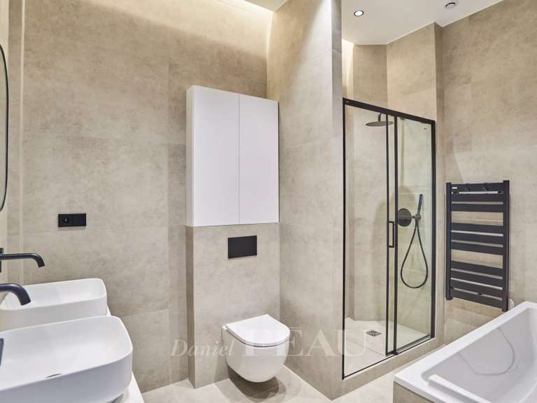 Appartement Paris 16e - 2 chambres - 131m²