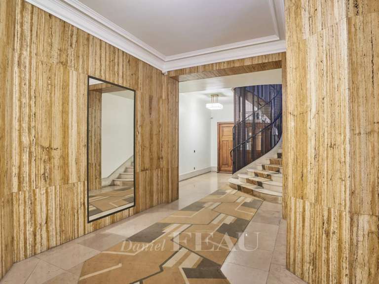 Appartement Paris 16e - 2 chambres - 131m²