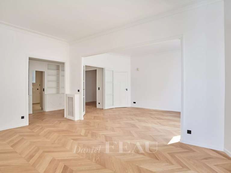 Appartement Paris 16e - 2 chambres - 131m²