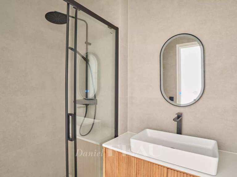 Appartement Paris 16e - 2 chambres - 131m²