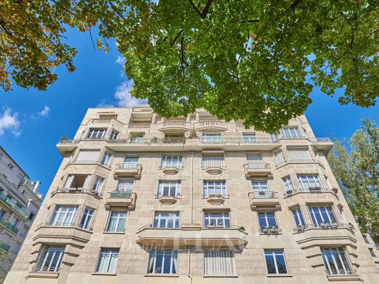 Appartement Paris 16e - 2 chambres - 131m²