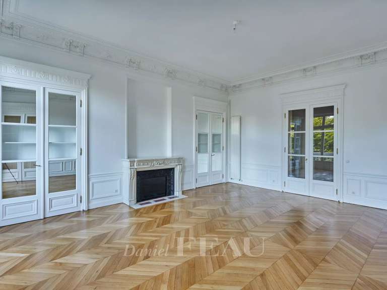 Appartement Paris 16e - 2 chambres - 236m²