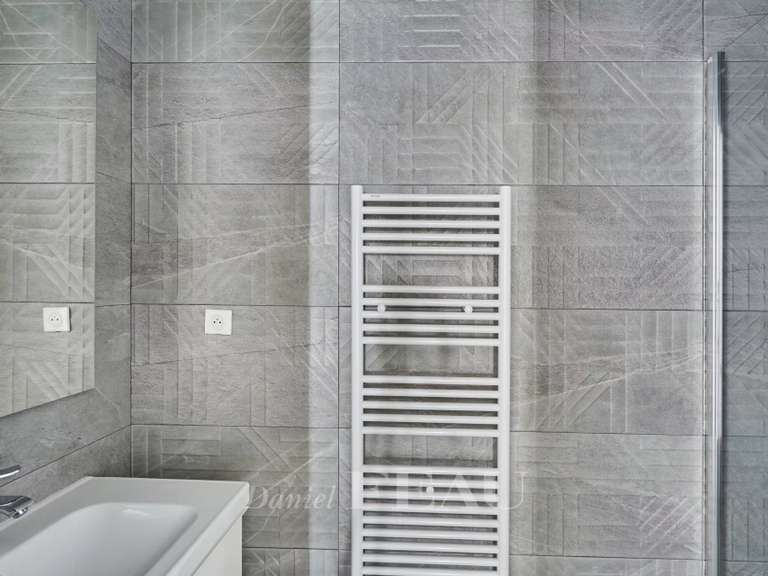 Appartement Paris 16e - 2 chambres - 236m²