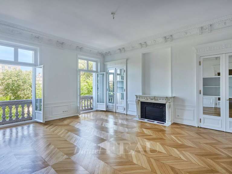 Appartement Paris 16e - 2 chambres - 236m²