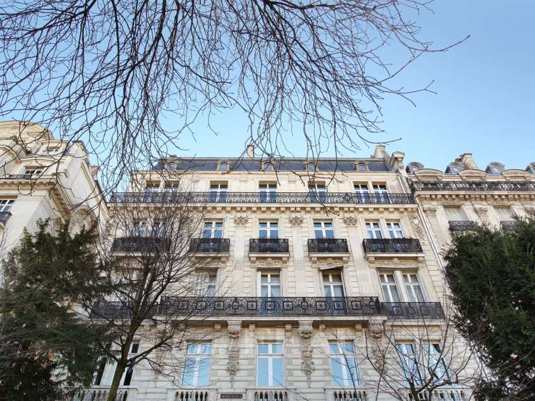 Appartement Paris 16e - 2 chambres - 236m²