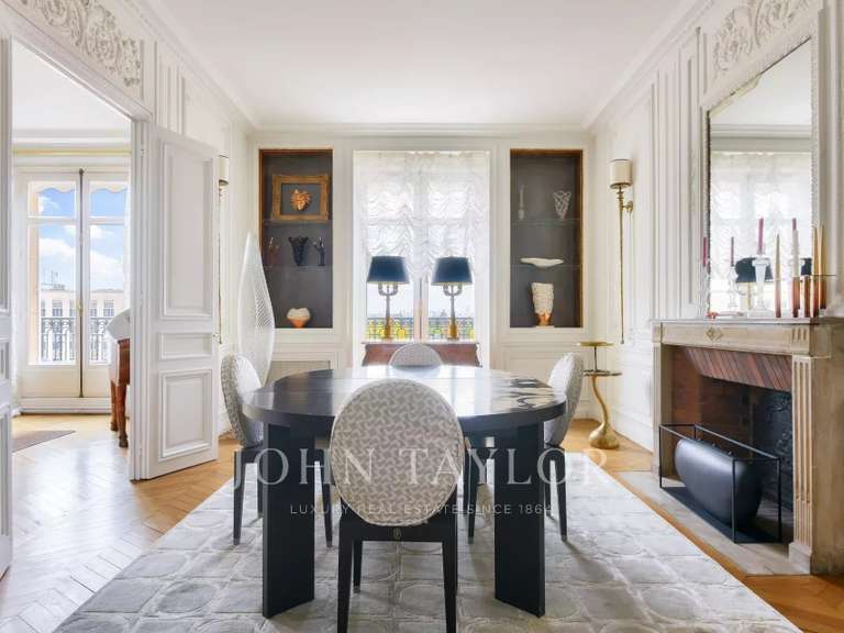 Appartement Paris 16e - 2 chambres - 183m²