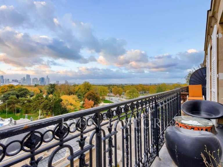 Appartement Paris 16e - 2 chambres - 183m²