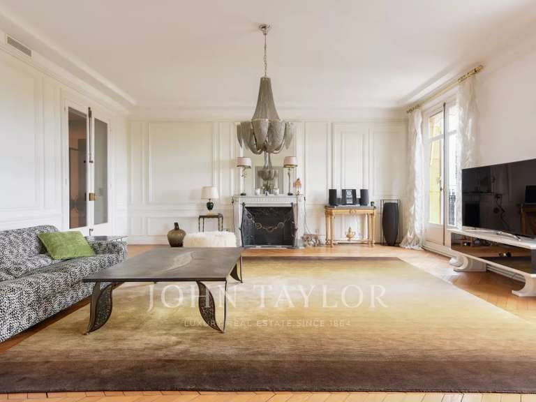 Appartement Paris 16e - 2 chambres - 183m²