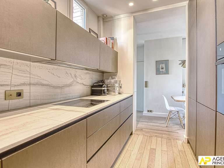 Appartement Paris 16e - 2 chambres - 65m²