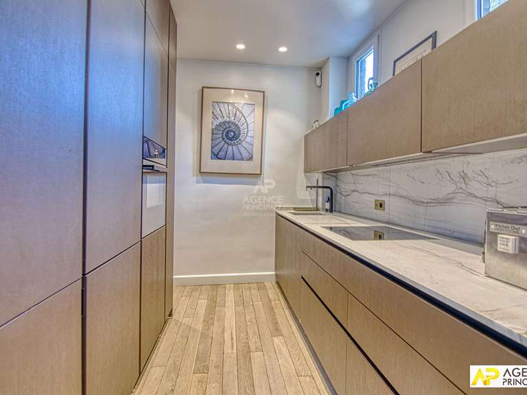 Appartement Paris 16e - 2 chambres - 65m²