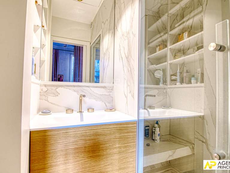 Appartement Paris 16e - 2 chambres - 65m²