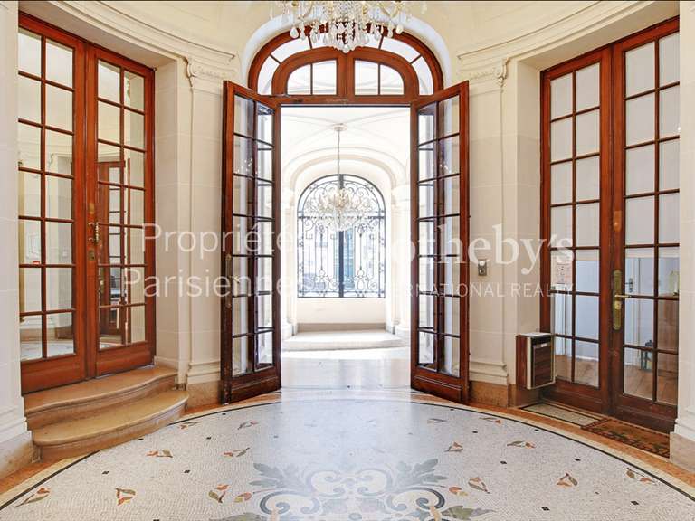Appartement Paris 16e - 12 chambres - 720m²