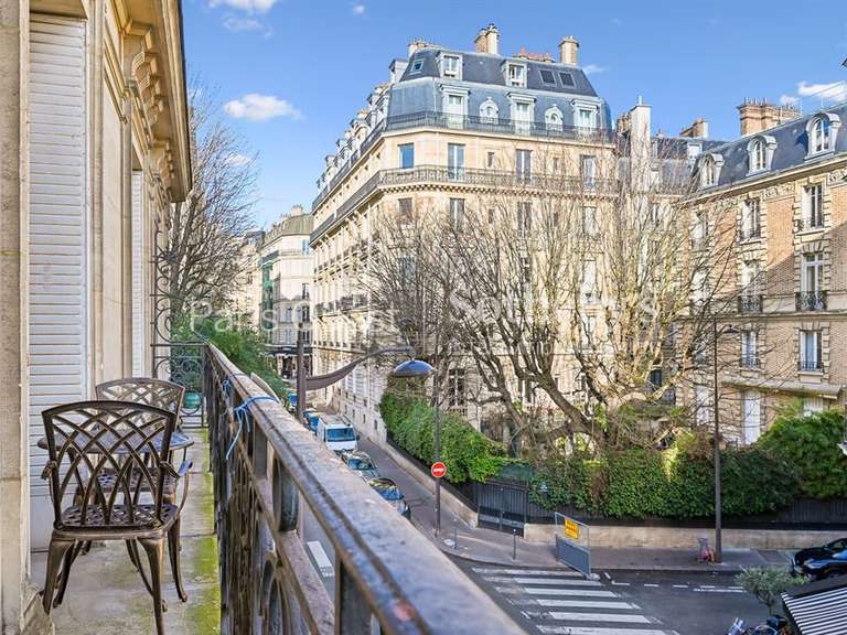 Appartement Paris 16e - 2 chambres - 72m²