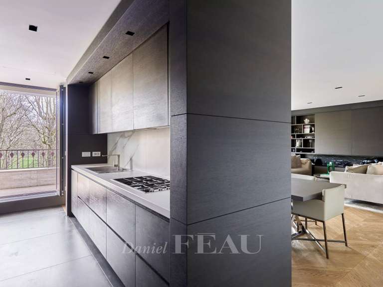 Appartement Paris 16e - 3 chambres - 165m²