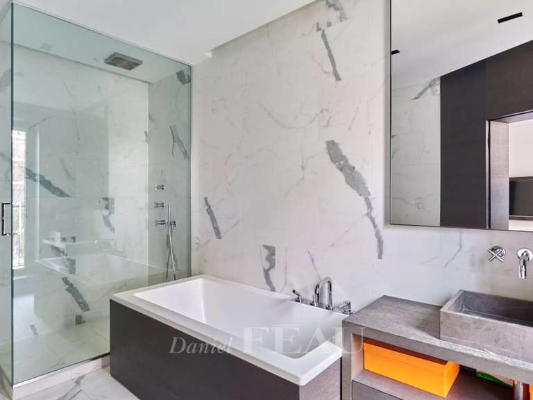 Appartement Paris 16e - 3 chambres - 165m²