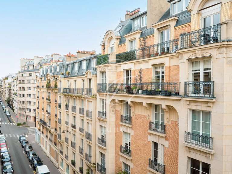 Appartement Paris 16e - 3 chambres - 111m²