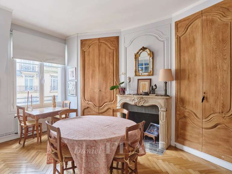 Appartement Paris 16e - 2 chambres - 73m²