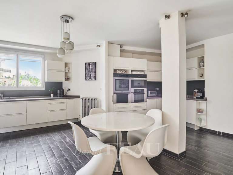 Appartement Paris 16e - 3 chambres - 164m²