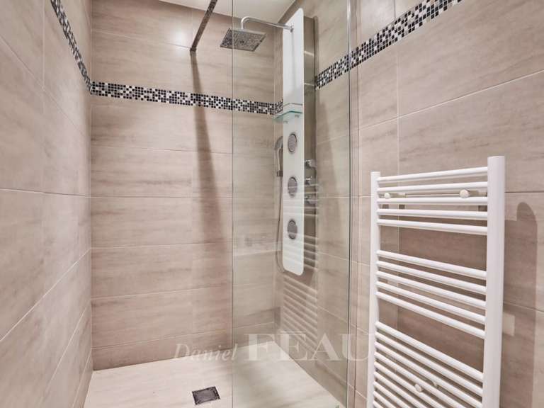 Appartement Paris 16e - 3 chambres - 164m²