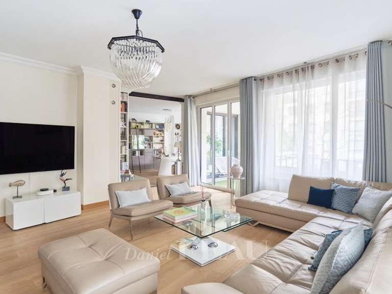 Appartement Paris 16e - 3 chambres - 164m²