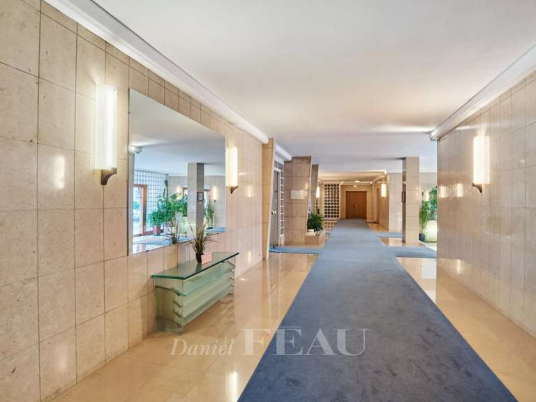 Appartement Paris 16e - 3 chambres - 164m²