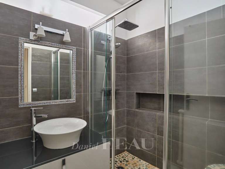 Appartement Paris 16e - 3 chambres - 164m²