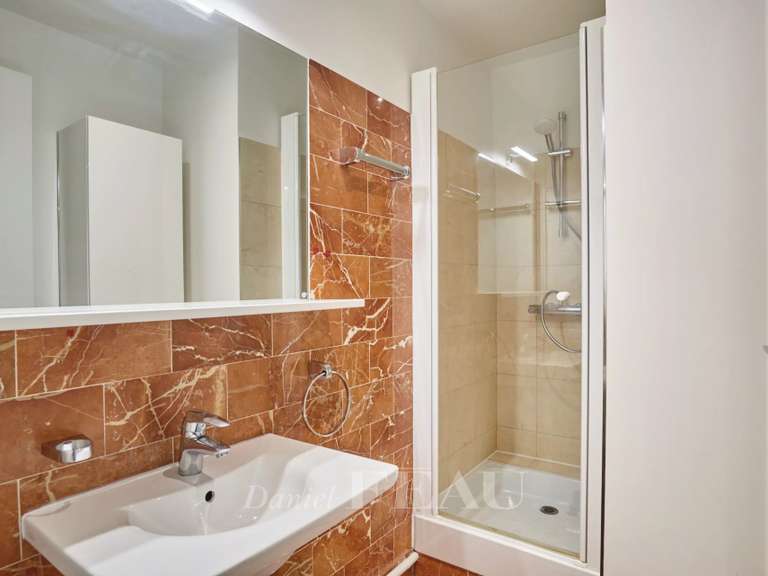 Appartement Paris 16e - 2 chambres - 146m²