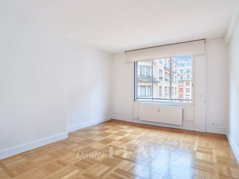 Appartement Paris 16e - 2 chambres - 146m²
