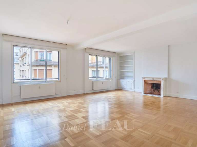 Appartement Paris 16e - 2 chambres - 146m²
