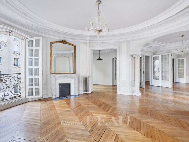 Appartement Paris 16e - 3 chambres - 196m²