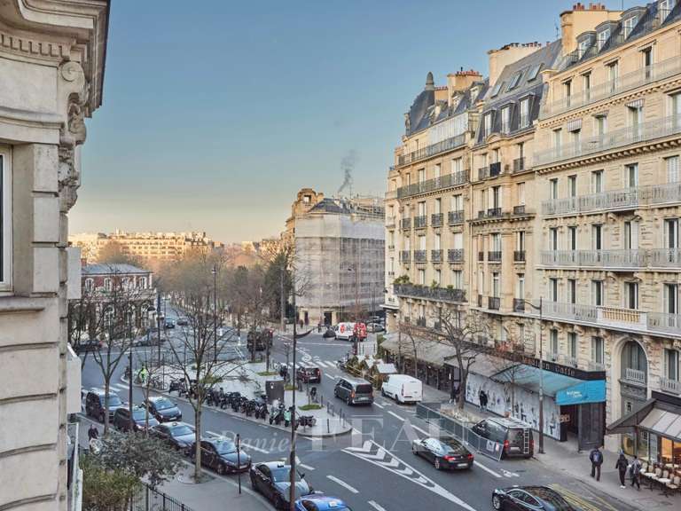 Appartement Paris 16e - 3 chambres - 196m²