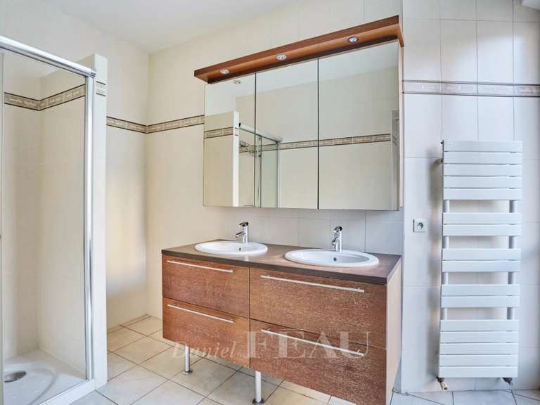 Appartement Paris 16e - 3 chambres - 196m²
