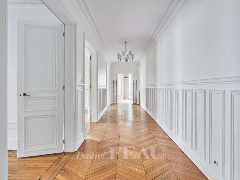 Appartement Paris 16e - 3 chambres - 196m²
