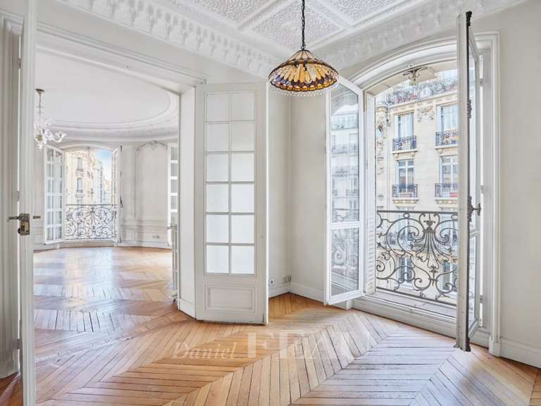 Appartement Paris 16e - 3 chambres - 196m²