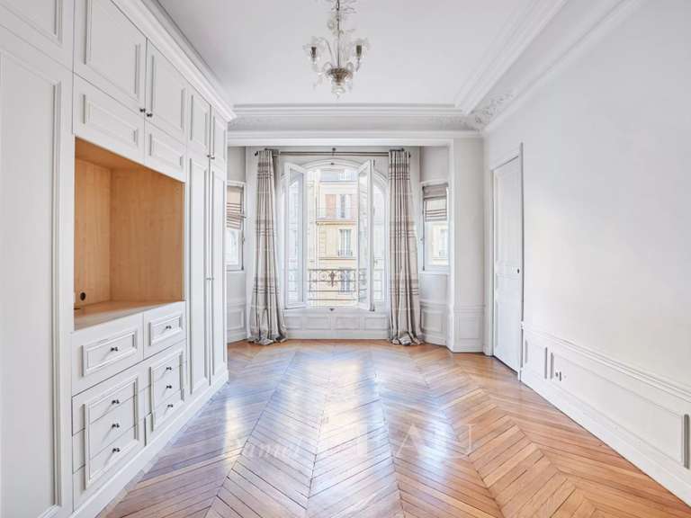 Appartement Paris 16e - 3 chambres - 196m²